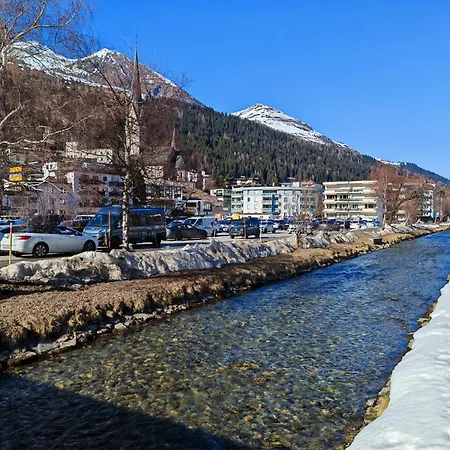 2 60m2 An Der Talstation Jakobshorn Neben Wander- Und Mountainbikeparadise 达沃斯