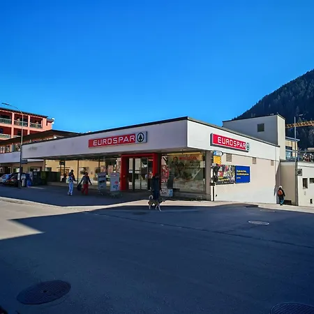 Fuer 5 Pers Neben Talstation Jakobshorn Skipiste Vollausgestattete Kueche Appartement